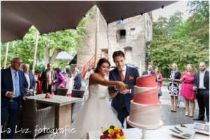 bruidsfotografie kasteel Duurstede taart aansnijden